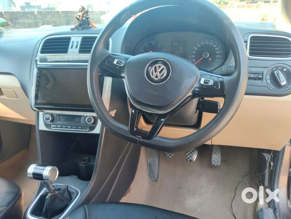 Volkswagen Polo Petrol Highline 1.2l, 2016, Petrol