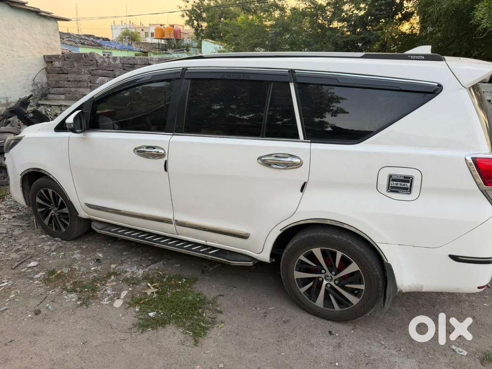 Toyota Innova Crysta 2017 Diesel Showroom Condition Well Maintained