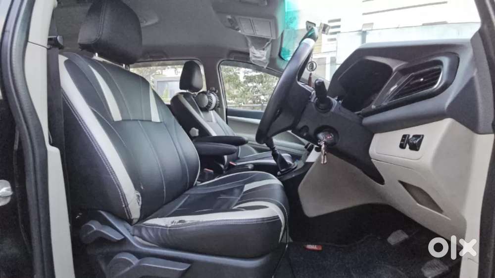 Mahindra Marazzo M6, 2018, Diesel