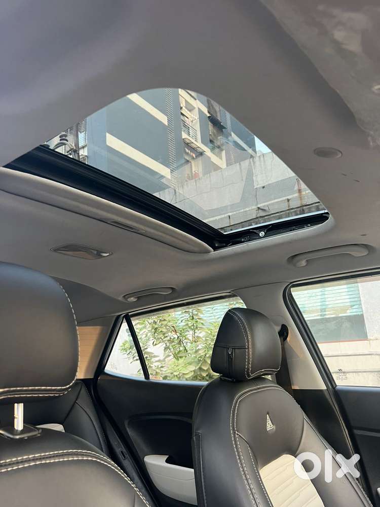 Hyundai Venue Sx Mt, 2024, Cng & Hybrids