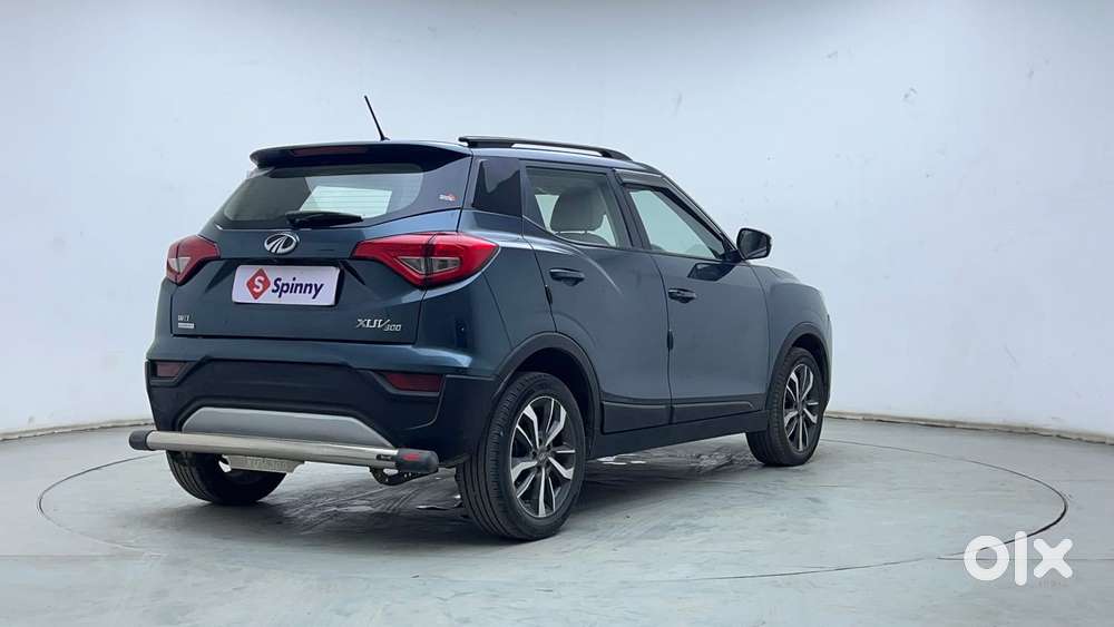 Mahindra Xuv300 1.2 W8 (o) Amt Petrol, 2021, Petrol