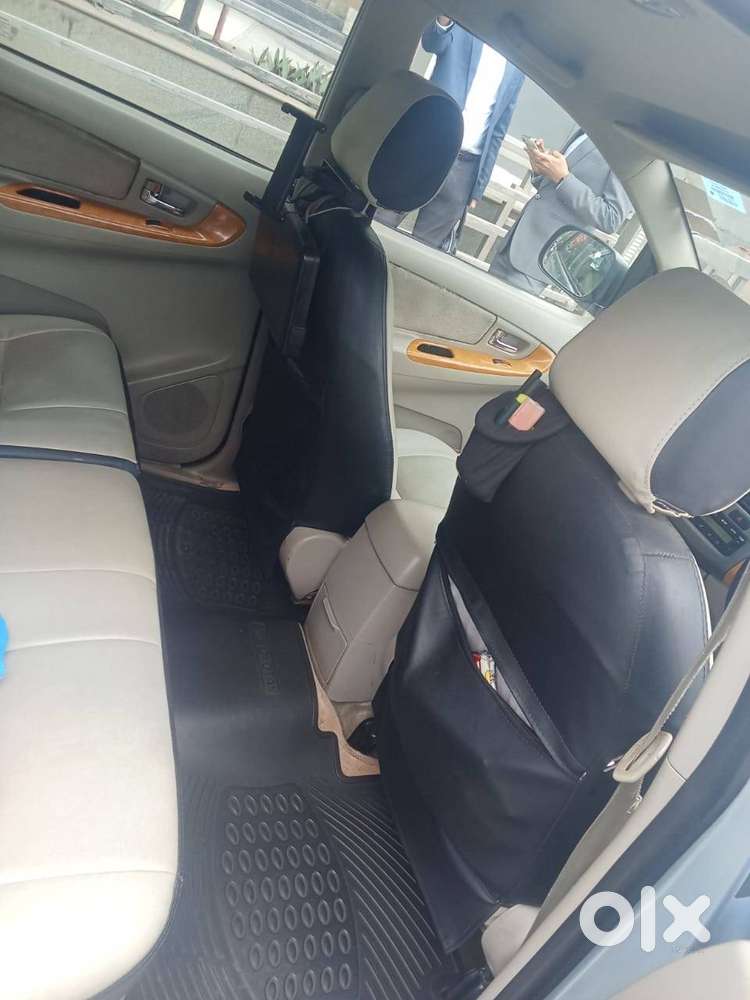 Toyota Innova 2.0 V 2010