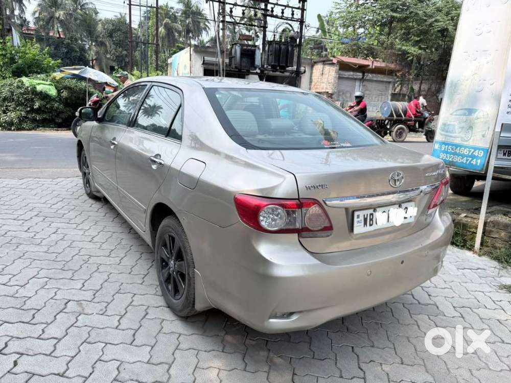Toyota Corolla Altis 1.8 J, 2011, Petrol