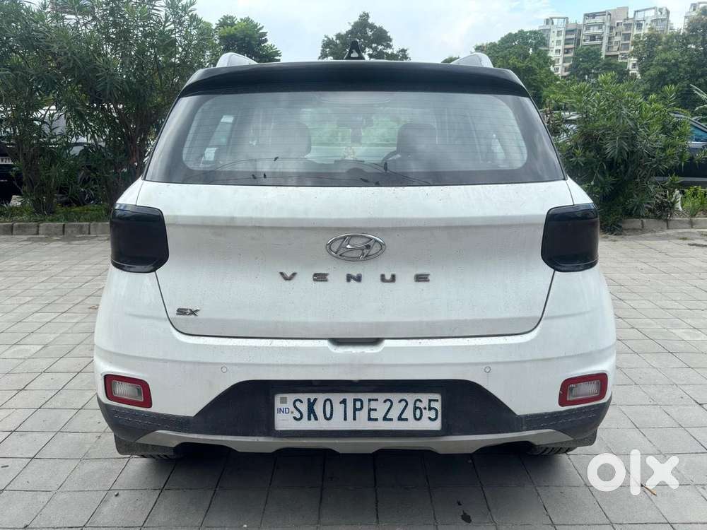 Hyundai Venue Sx (o) Mt 1.5 Diesel Dual Tone, 2020, Diesel