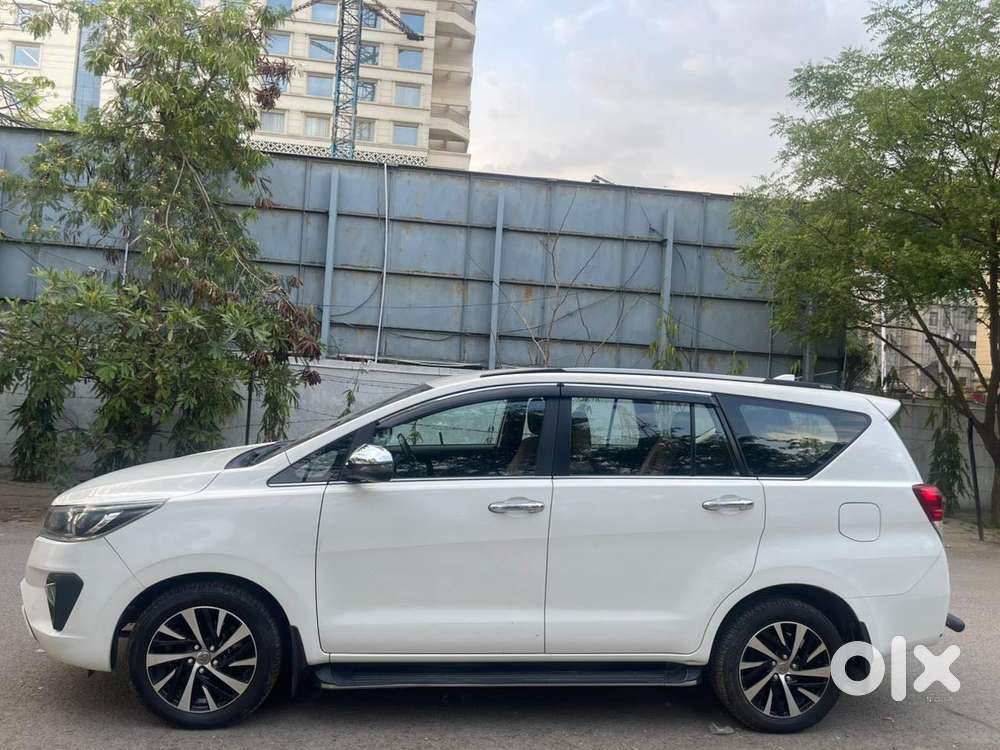 Toyota Innova Crysta, 2022, Petrol