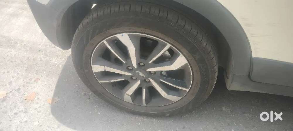 Mahindra Xuv 300 W8 Optional