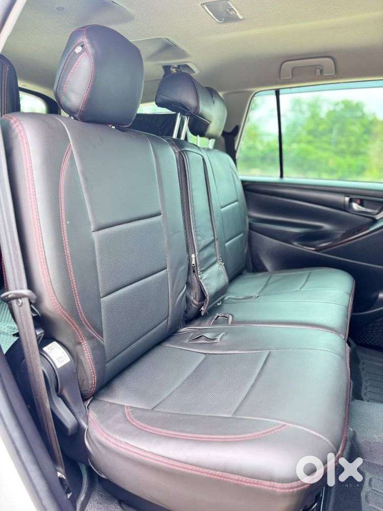 Toyota Innova Crysta 2.4 G Plus Mt 8 Str, 2025, Diesel
