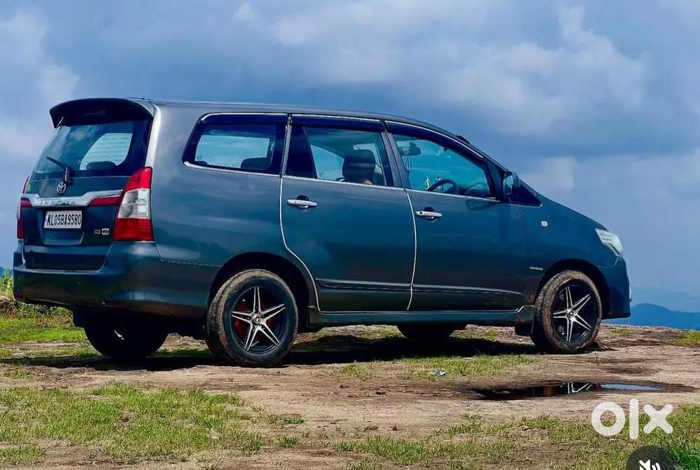 Toyota Innova 2014 Diesel 155000 Km Driven