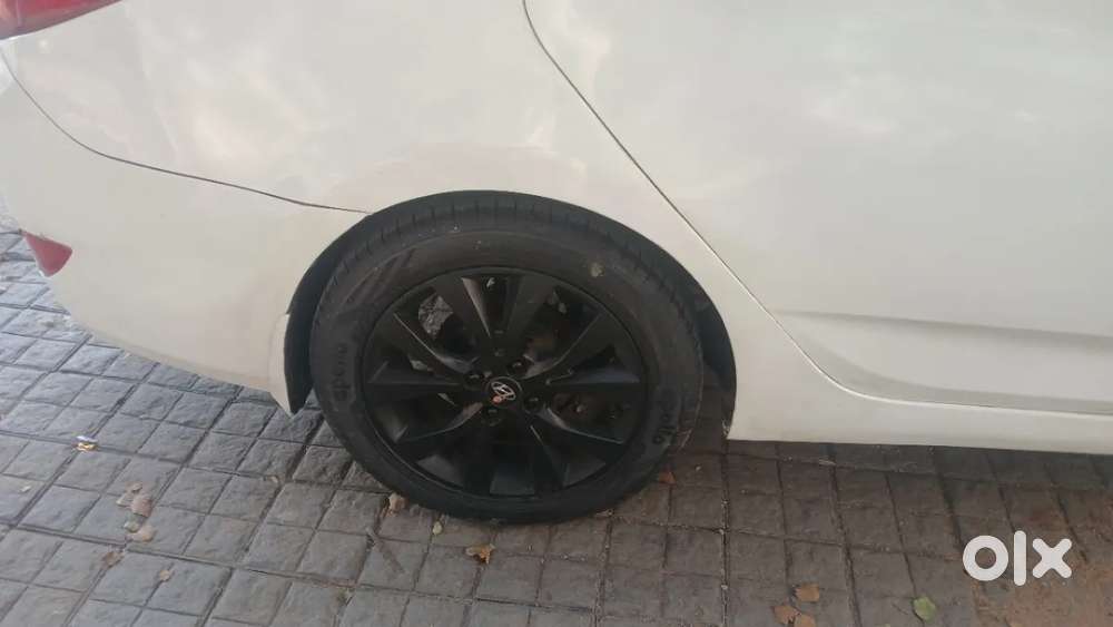 Hyundai Verna Fluidic 1.6 Vtvt Sx, 2015, Petrol