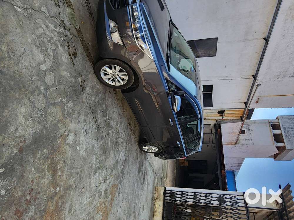 Toyota Innova Crysta 2017