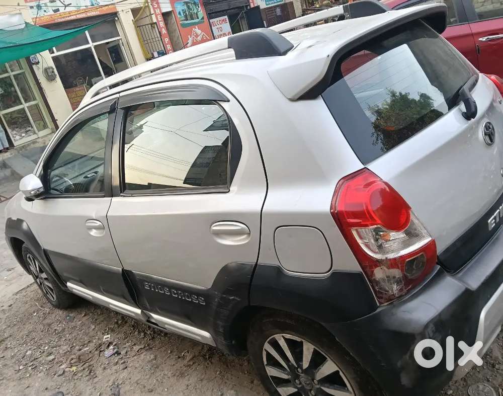 Toyota Etios Cross 2015 Petrol Well Maintained