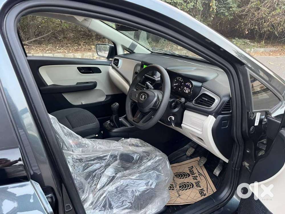 Tata Altroz 1.2 Xe, 2021, Petrol