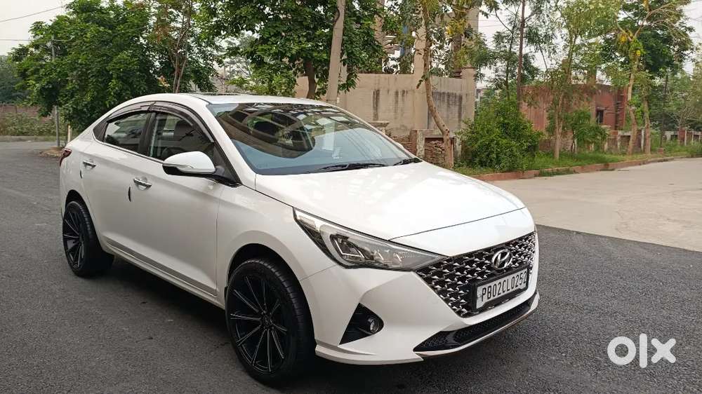 Showroom Condition Diesel Verna 2020 Top Model 85000 Km Driven