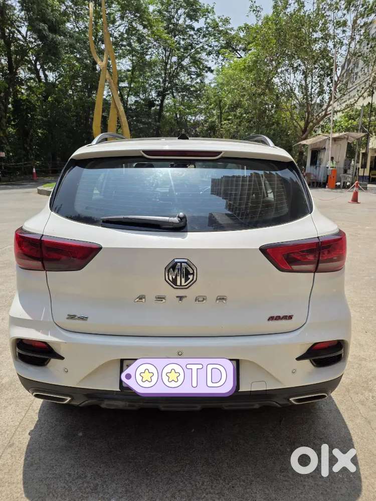 Mg Astor Top Variant