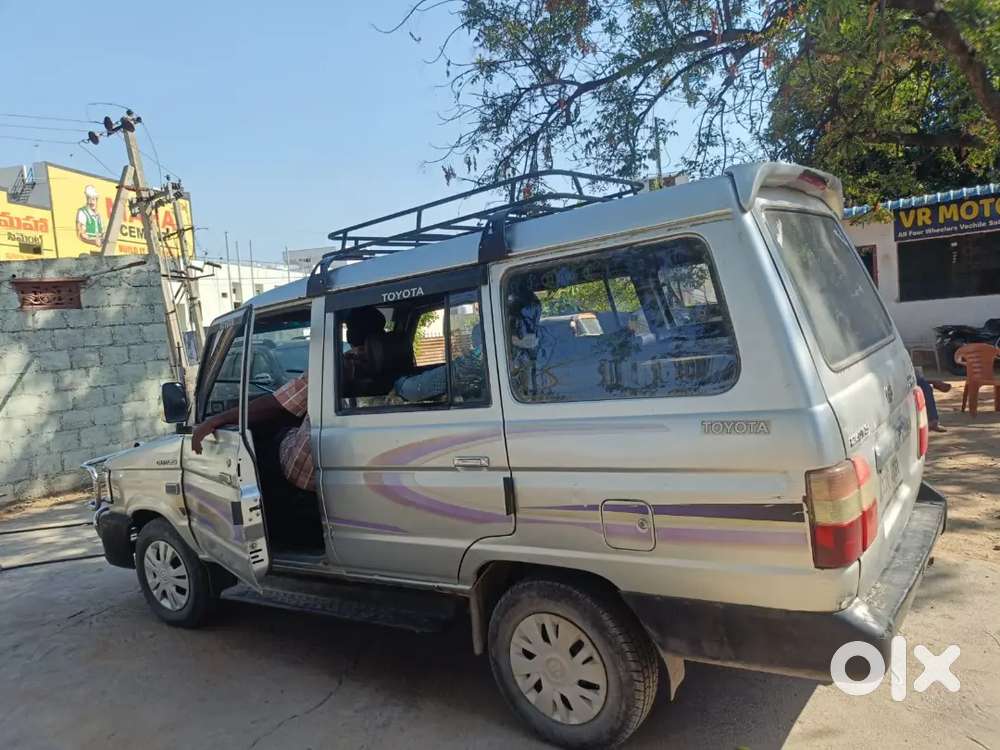 Toyota Qualis 2007 Diesel Well Maintained