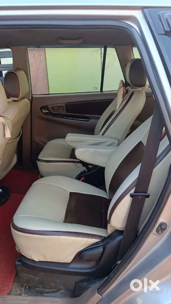 Toyota Innova 2015