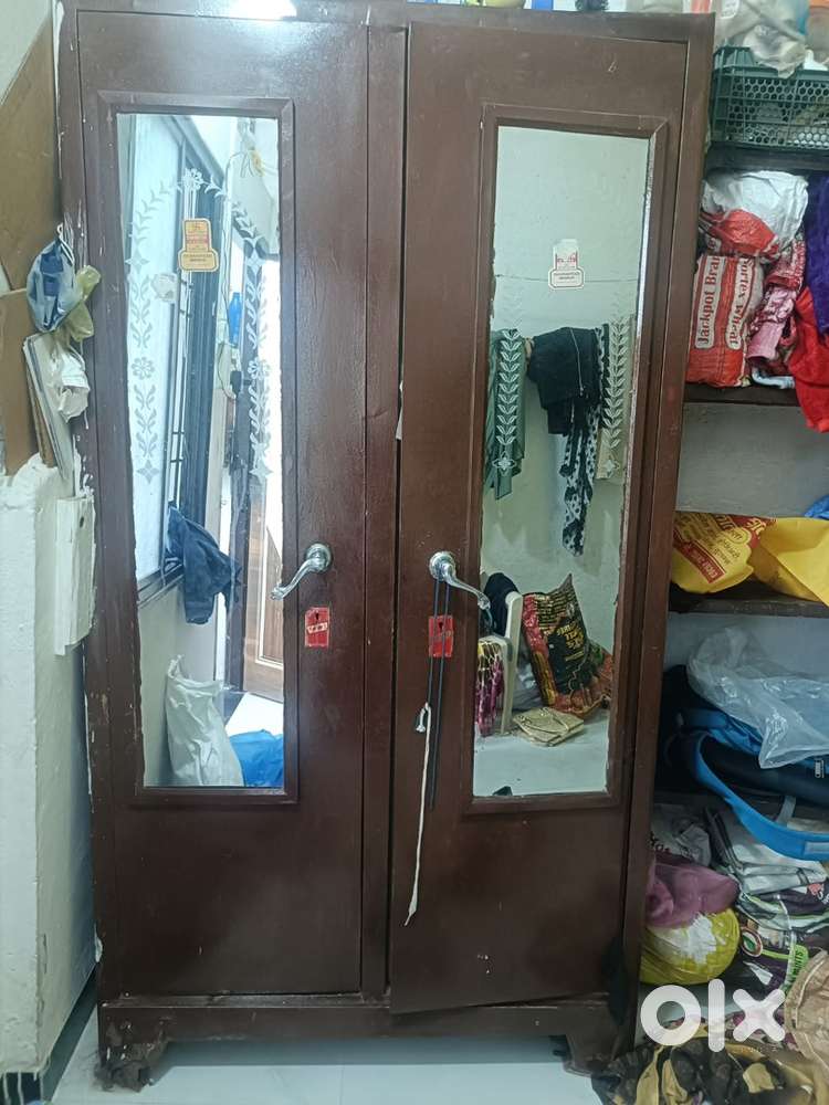 Lokhand ki almari good condition