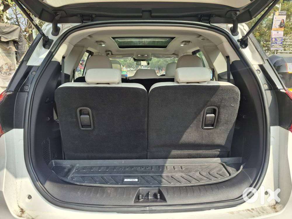 Mahindra Xuv700 2.2 Ax 7 Diesel At Str, 2023, Diesel