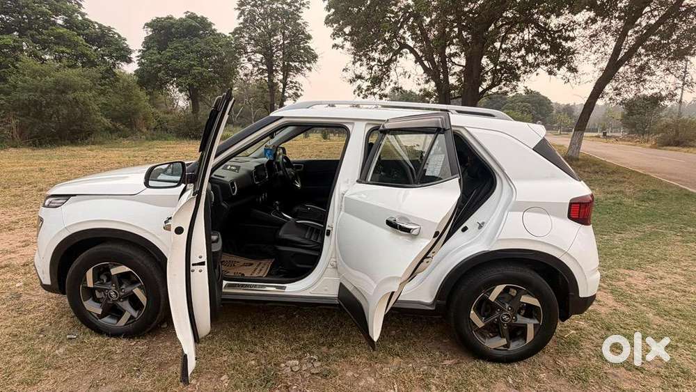 Hyundai Venue 2019 Petrol Well Maintained