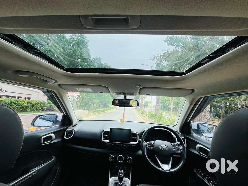Hyundai Venue 2019 Diesel 72500 Km Driven