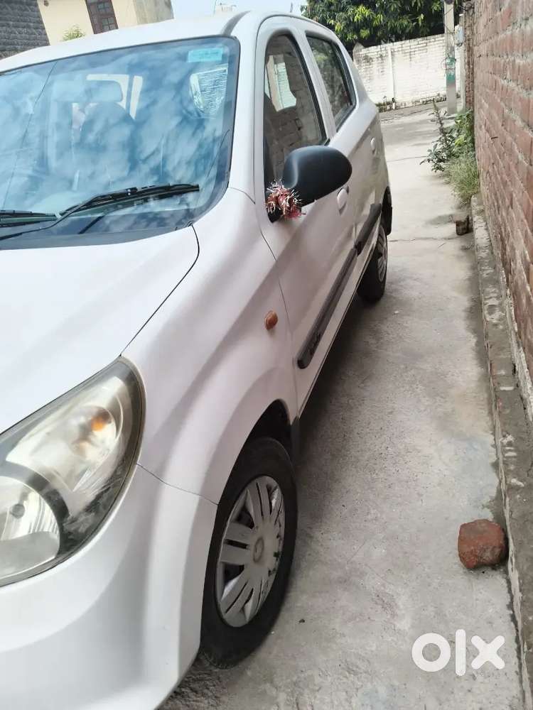 Model=(alto 800 Lxi) Colour=(sup White )body Type=(saloon)