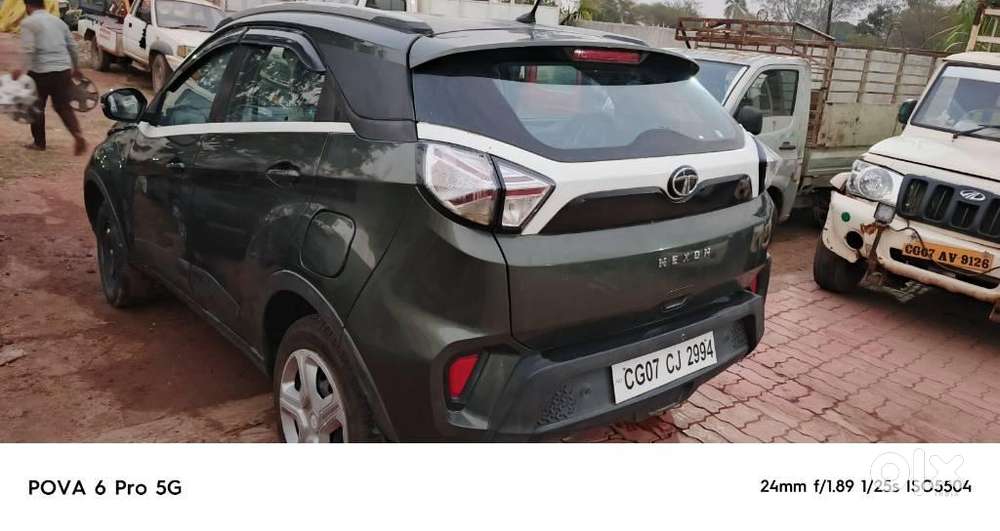 Tata Nexon Pure (s) 1.2 Petrol 6amt, 2022, Petrol