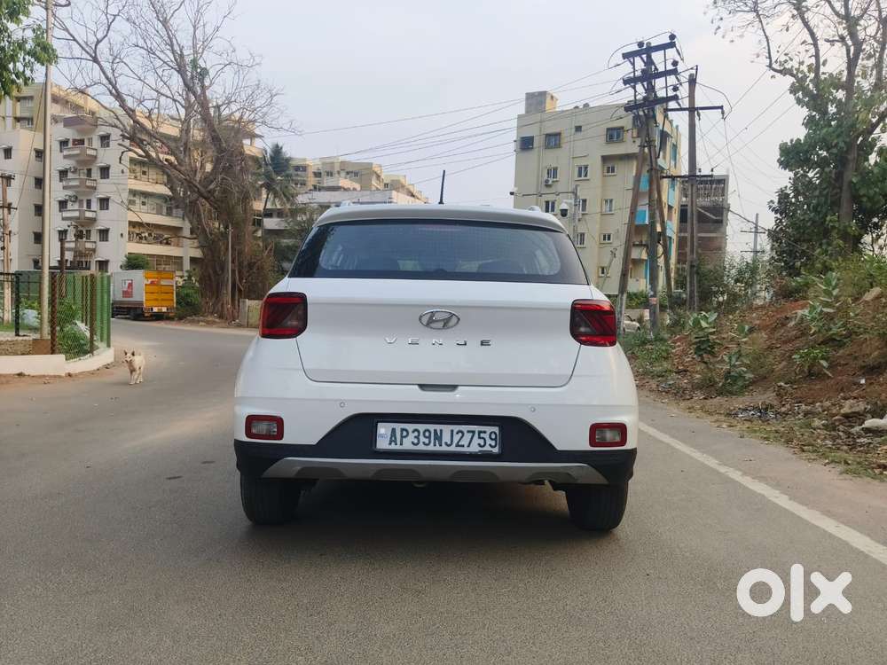 Hyundai Venue 1.2 S (o), 2022, Petrol