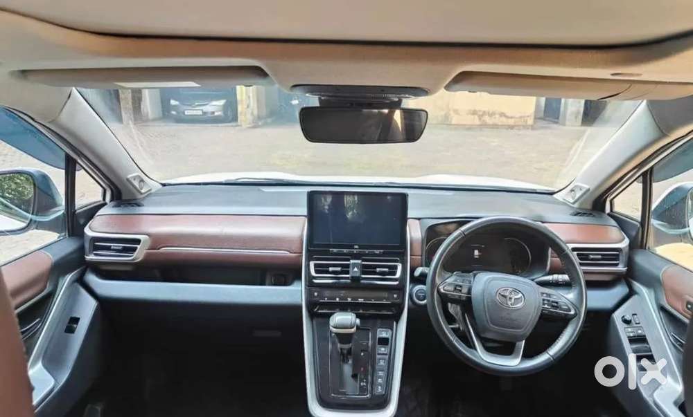 Toyota Innova Hycross 2.0 Zx (o) Hybrid 7 Str, 2023, Petrol