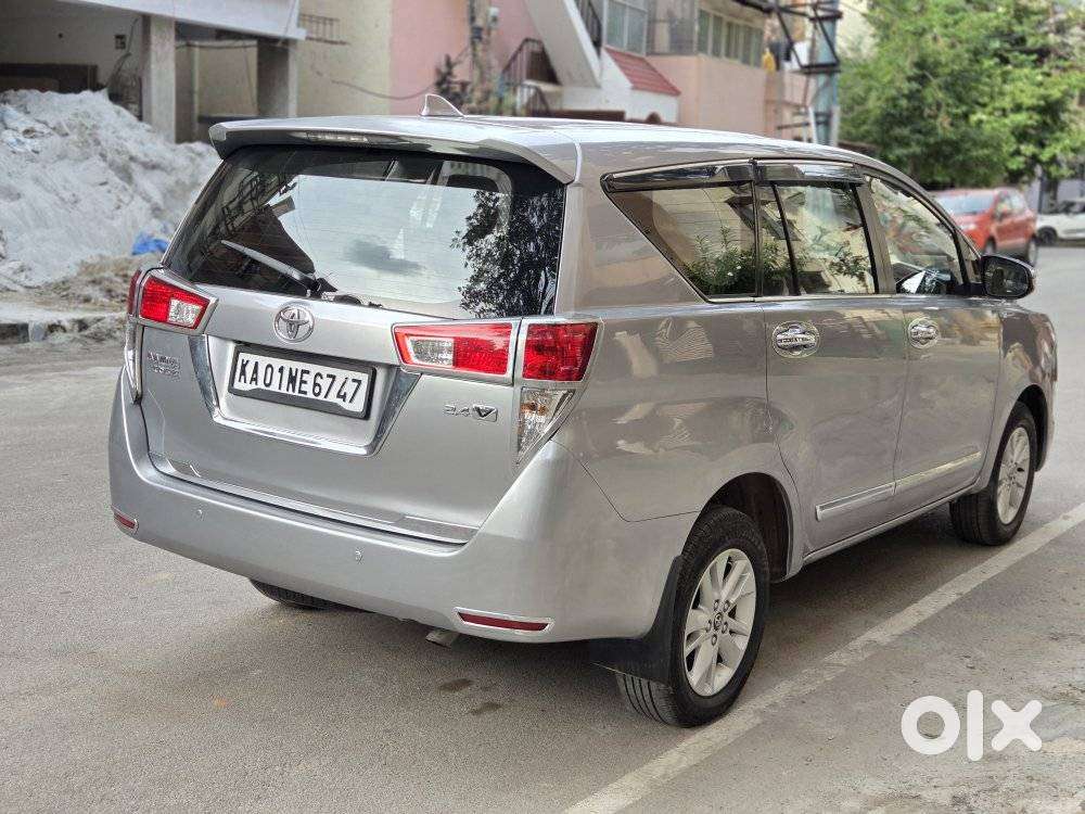 Toyota Innova Crysta 2.4 V, 2016, Diesel