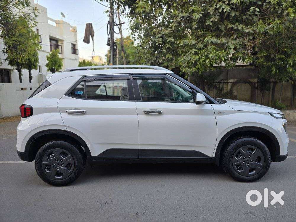 Hyundai Venue S 1.2 Petrol, 2024, Petrol