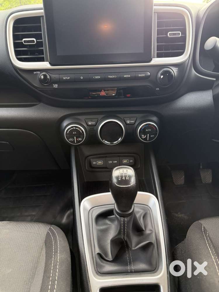 Hyundai Venue S (o) 1.2 Petrol Knight Edition, 2021, Petrol