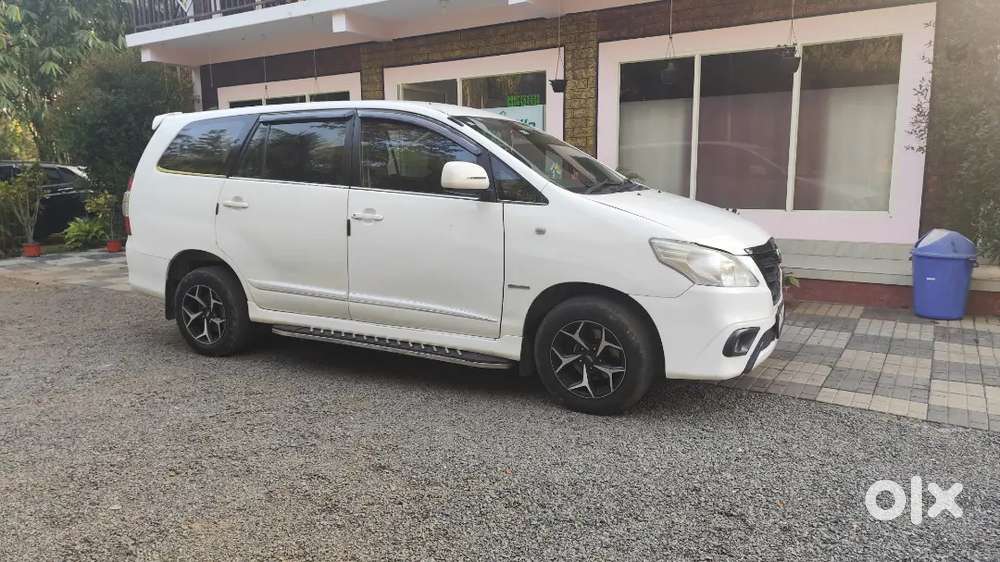 Toyota Innova 2015 Diesel Well Maintained