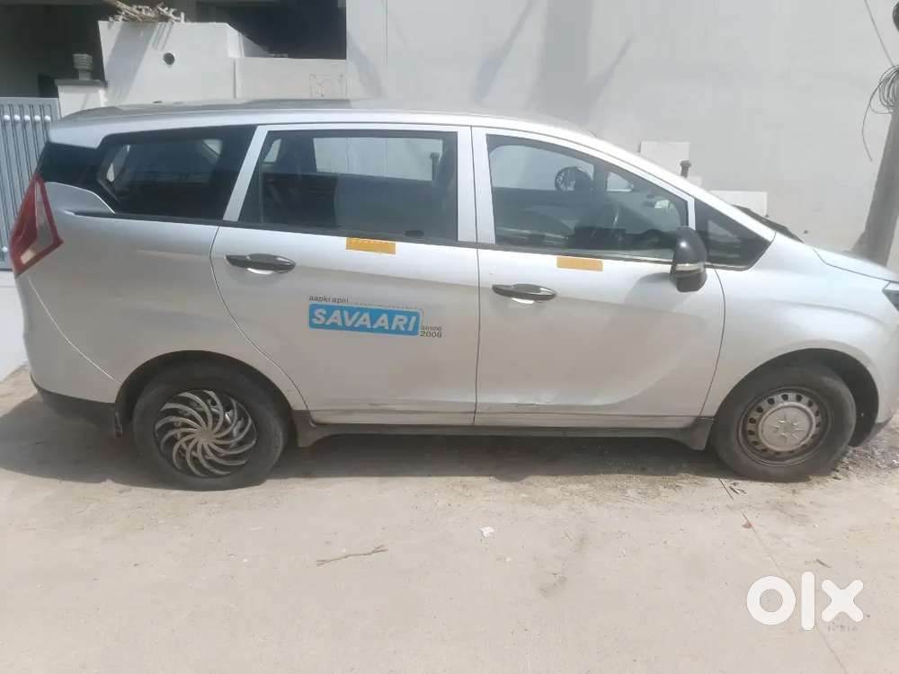 Mahindra Marazzo 2023 M2 8 Str