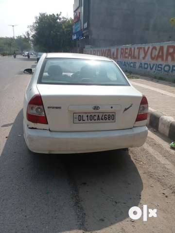 White colours. 2nd hand .cng fitted. Cars 1758438533