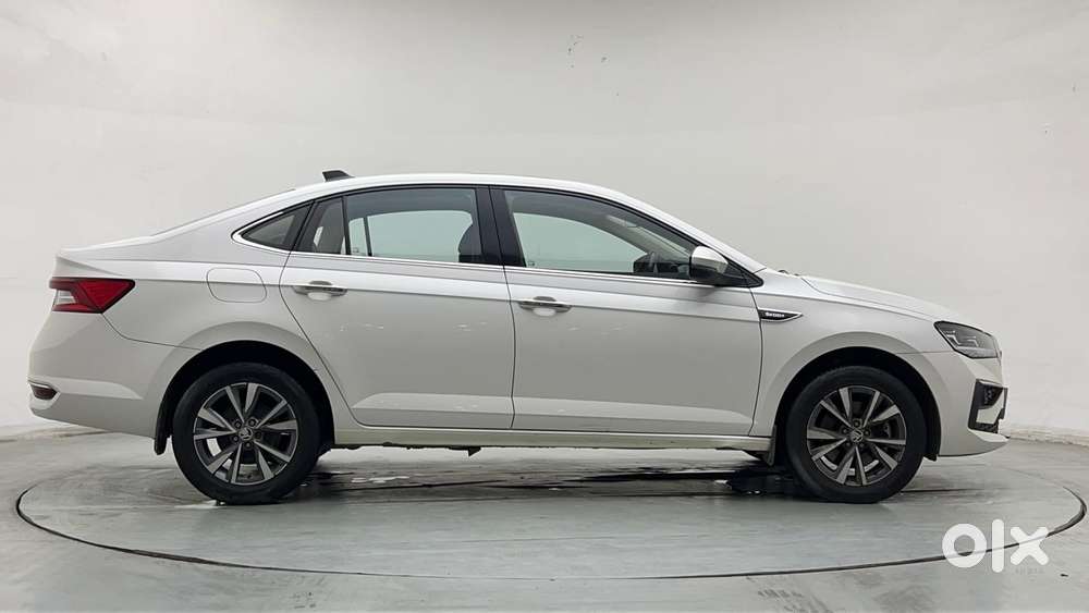 Skoda Slavia Style 1.0l Tsi Mt, 2022, Petrol