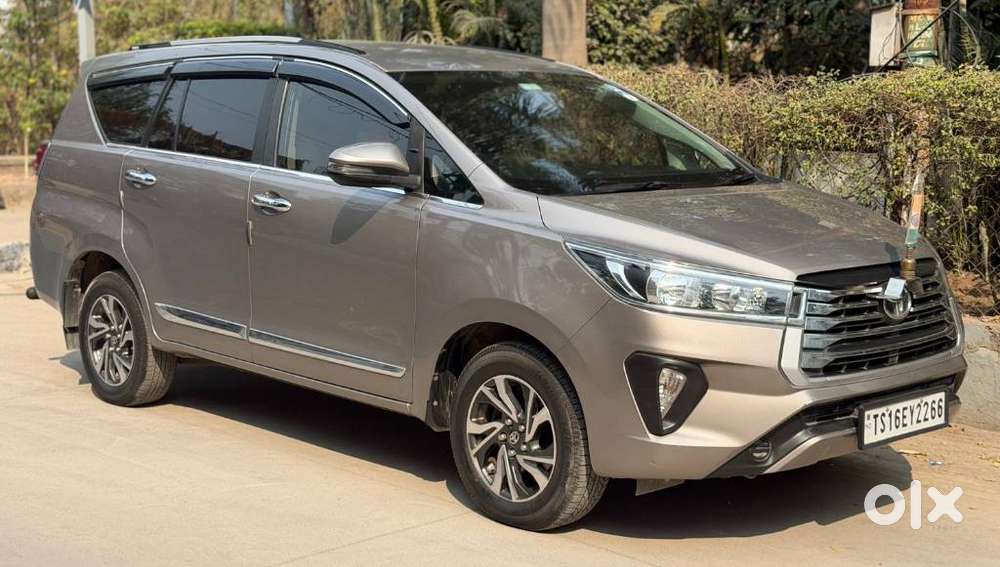 Toyota Innova Crysta 2.4 G Mt 8s, 2022, Diesel