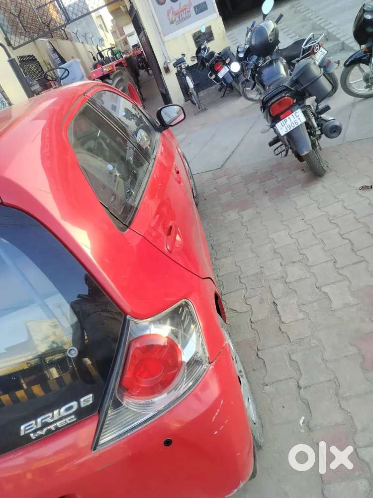 Honda Brio Petrol 2011 - Condition Perfect