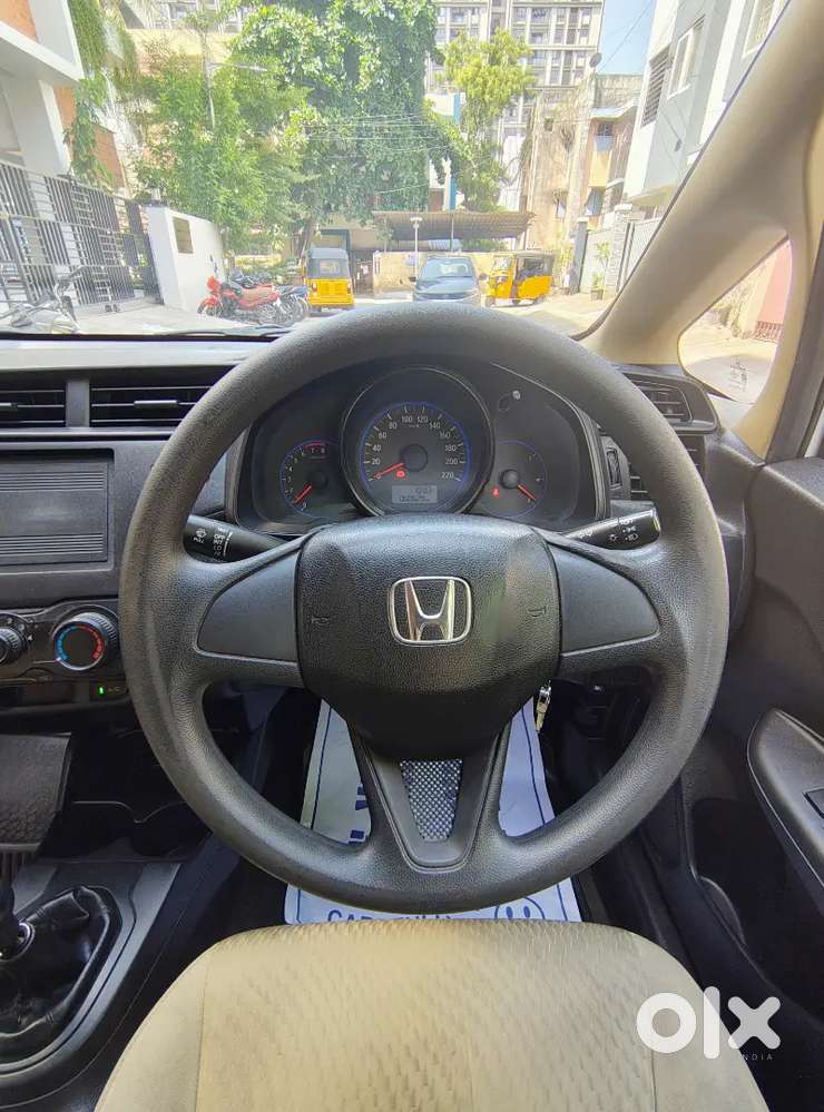 Honda Jazz Petrol Mt 2015