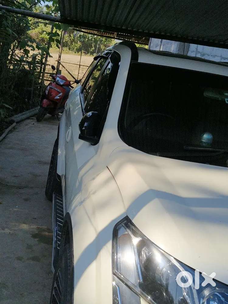 Mahindra Xuv500 2015 Diesel 98000 Km Driven