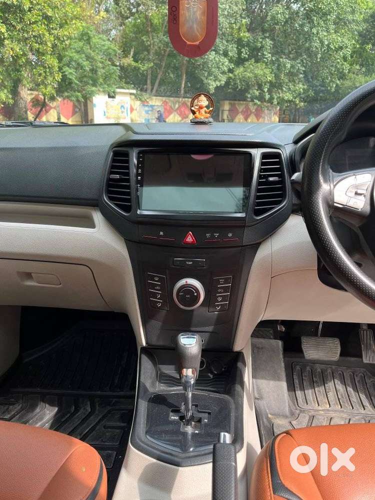 Mahindra Xuv300 1.2 W6 Amt Petrol, 2022, Petrol