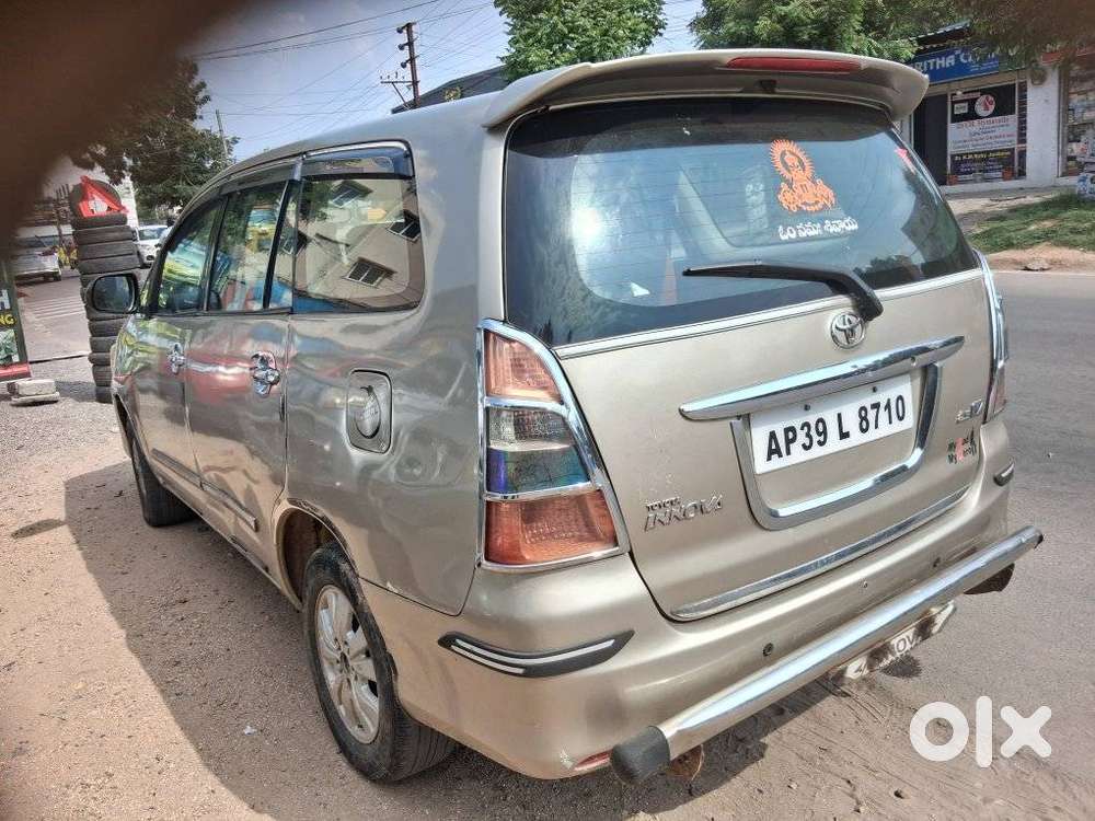 Toyota Innova 2.0 V, 2010, Diesel