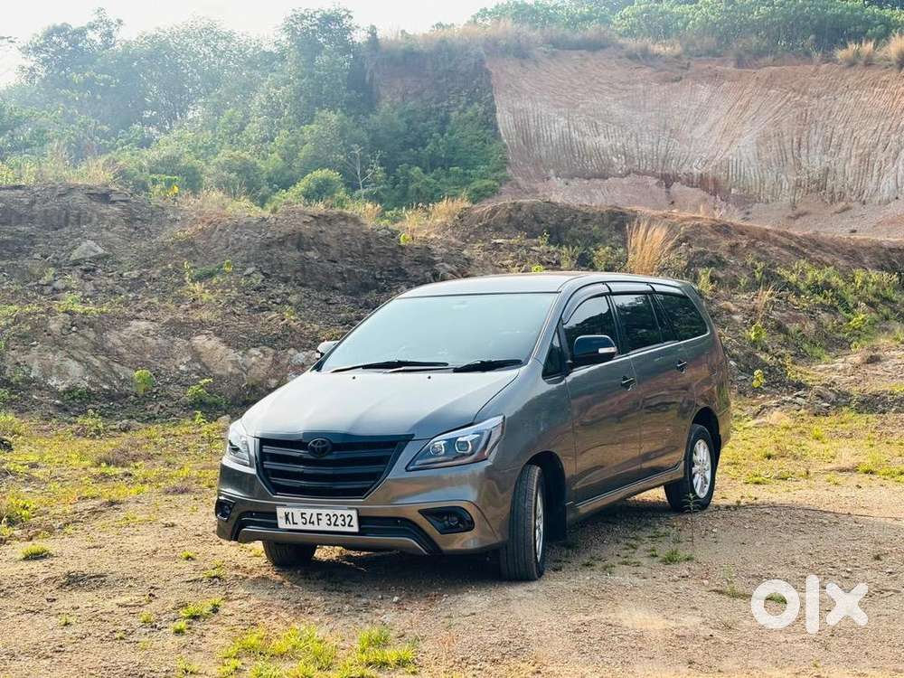 Toyota Innova 2014 Diesel Well Maintained