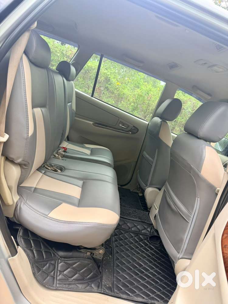 Toyota Innova 2.5 Vx 8 Seater Bs Iv, 2013, Diesel