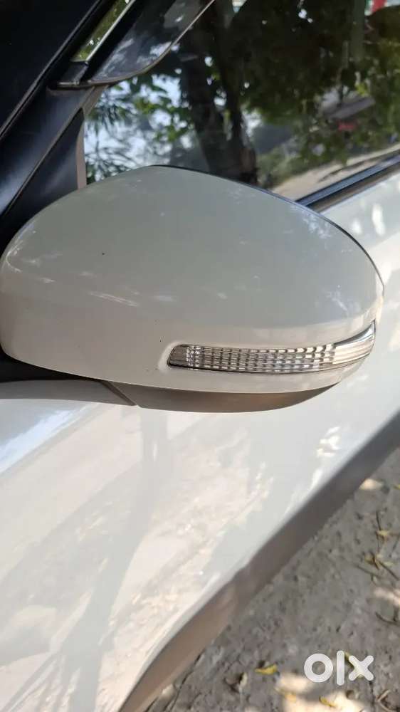 Maruti Suzuki Brezza Zxi 2024