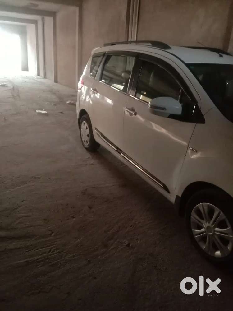 Maruti Suzuki Ertiga 2012 डीज़ल