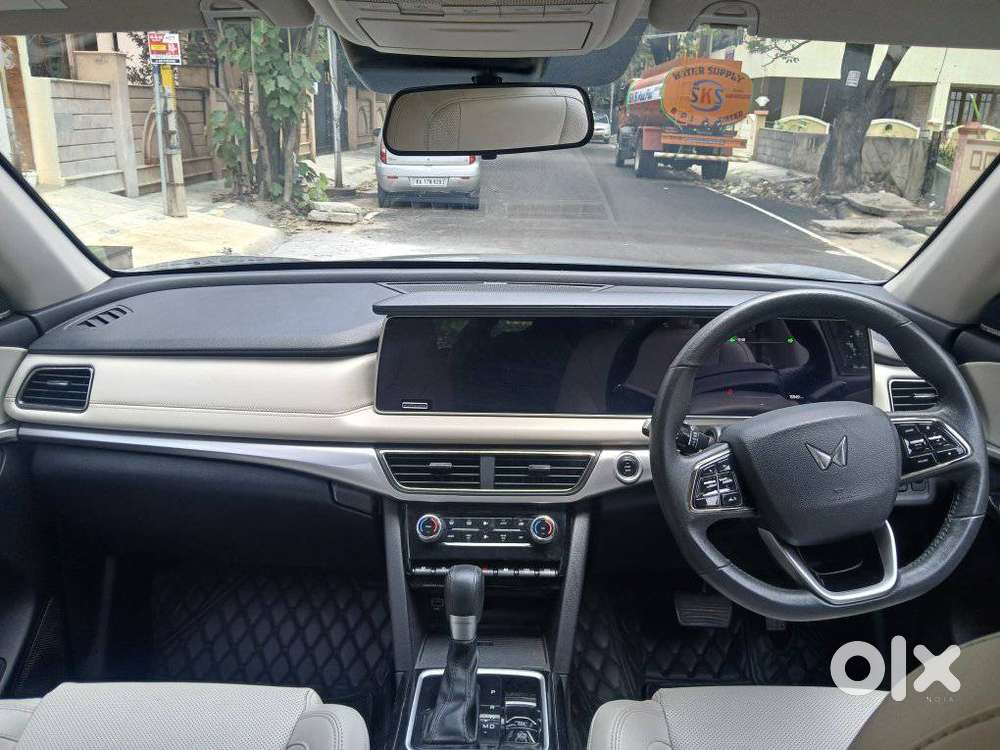 Mahindra Xuv700 2.2 Ax 7 Diesel At Str, 2025, Diesel