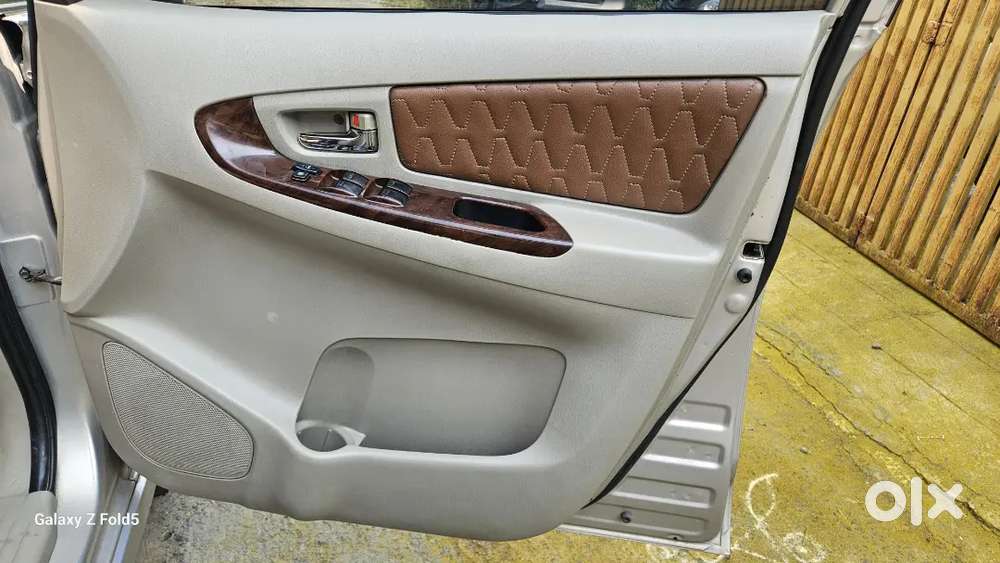 Toyota Innova V 2012 Diesel 8 Seater