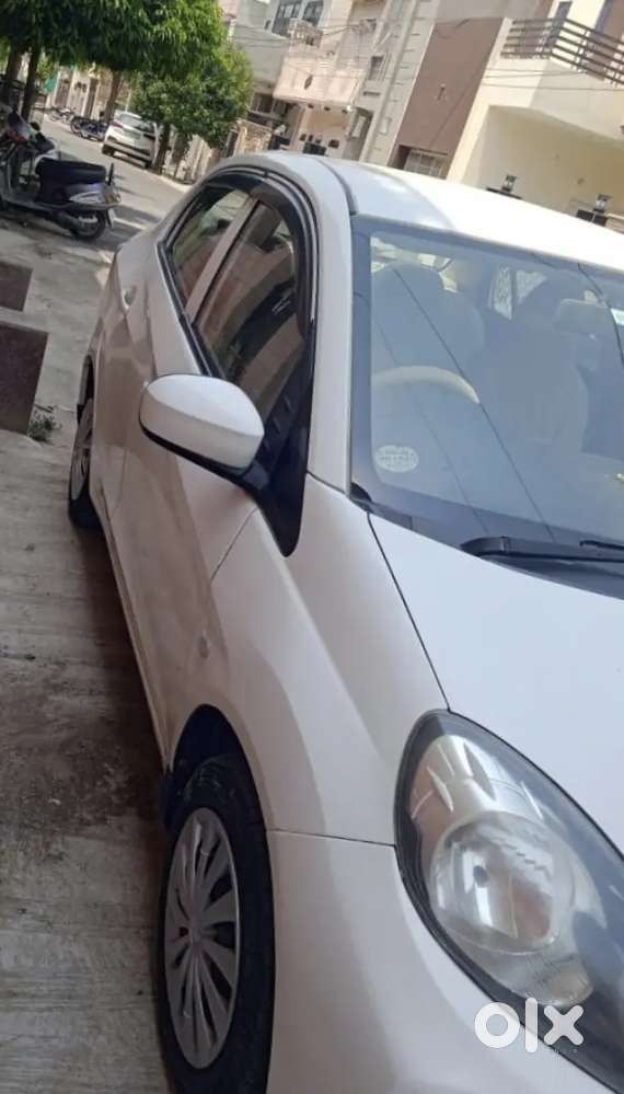 Honda Amaze 2016