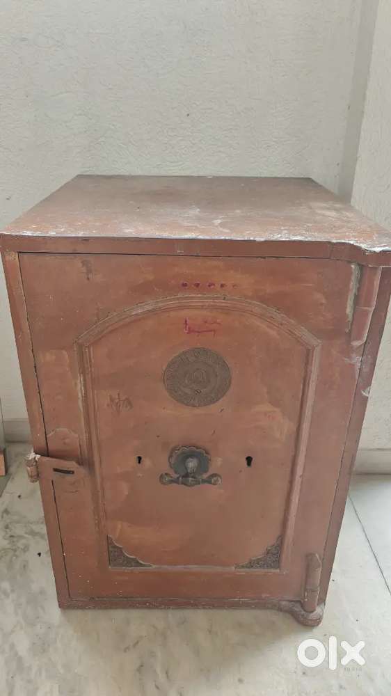 Iron locker
