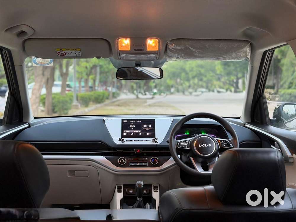 Kia Carens G 1.5 6mt Premium (o) 7-seater, 2025, Petrol
